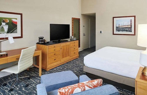 Berkeley Hotel | 2 Units | Spacious Waterfront Stay near Berkeley Marina with Pool Access