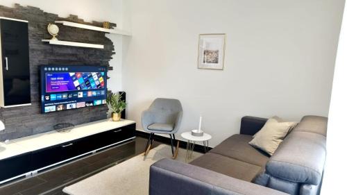 Luenen Apartment | 2-Zimmer I Küche I Balkon I WLAN I Prime I Parken