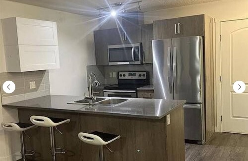 Southeast Edmonton Apartment | 20 minutes to Airport - 2 bedrooms 2 bath - marble titled bed rooms