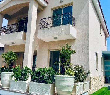 Konia House | 200 m² House ∙ 4 bedrooms ∙ 10 guests