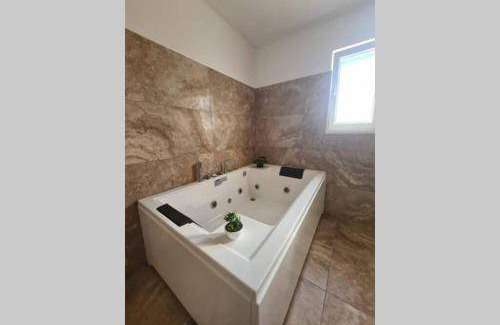 Central Dalmatia Villa | 200 m² Villa ∙ 4 bedrooms ∙ 10 guests