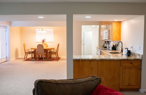 Draper Apartment | 2000 sq foot exec apt./private vacation/quiet neighborhood close to ski resorts