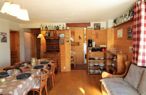 Les Almes Apartment | 200m from ski slopes, view mountain, terrace, tv, ski locker, 70m², Tignes
