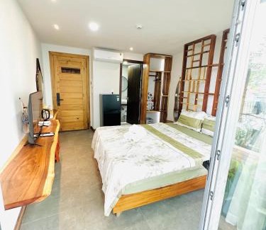 Ninh Kieu Apartment | 201MSNK Maison Luxe Studio with Balcony