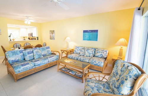 North Side Condo | 2023 Renovated The Retreat 17 Oceanview ground floor condo steps to ocean/beach
