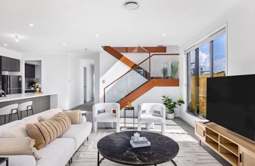 Sunnybank Hills House | 2024 Brand-new 5BR Comfort House in SunnybankHills