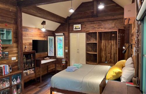 Song Phi Nong Cabin | 206 Wan Warn, 3 wooden houses in Kaeng Krachan Forest