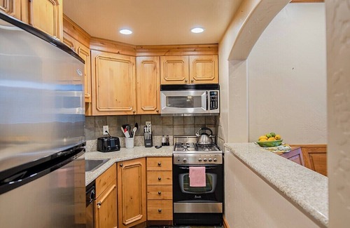 Zermatt Villa | 2066/68 4-Star Zermatt 2B2B Villa Near Park City