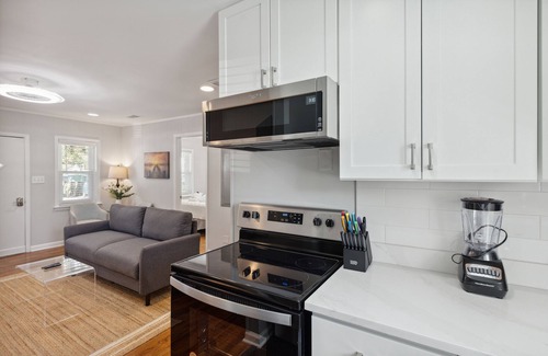 Folly Beach Cottage | 207 W Cooper - The Coop - Cute Folly Cottage in Central Location - Pets Considered