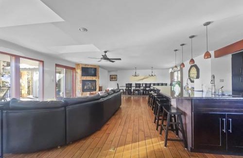 Dillon House | 208 Tenderfoot 5Br 5Ba home