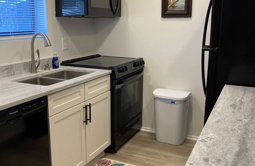 Daphne Condo | 2144 New Bayfront Condo overlooking Mobile Bay