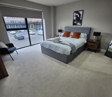 Sheldon Apartment | 22 Lux & Stylish 2 bed 2 bath Apart w balcony 11