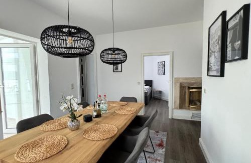 Friedrichsfeld Apartment | 220 qm Penthouse Wohnung mit Fahrstuhl - ohne SPA