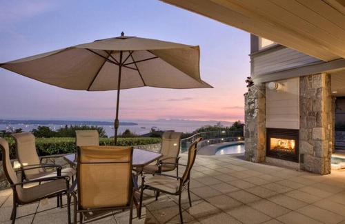 West Vancouver House | 2239 Lythe Crt.-Ehsan-U-17% · Immaculate West Vancouver Home - Amenities & Views