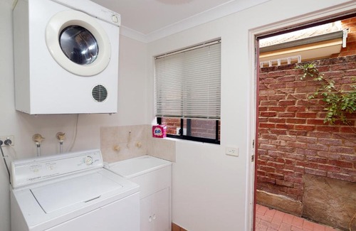 Doubleview Apartment | 230 Alice Street