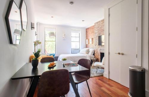 Peter Cooper Village Apartment | 24-10 Studio Prime Gramercy WD in Unit