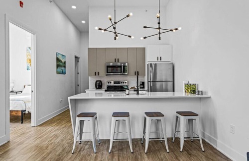 Delair Apartment | 24 Luxury Loft-FREE Private Parking-Tesla Charger