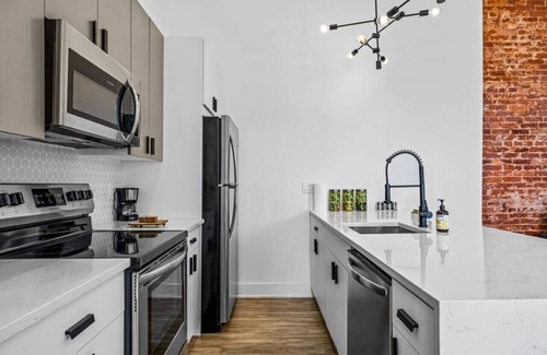 Delair Apartment | 24 Luxury Loft-FREE Private Parking-Tesla Charger