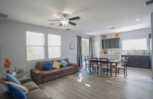 North Las Vegas House | 2400SqFt House 6beds 3bath Pool table BBQ