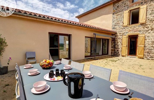 Pinay Cottage | 250 m² Cabin ∙ 4 bedrooms ∙ 12 guests