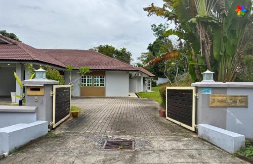 Country Heights Villa | 25P Muji Black & White Kajang Villa with 100" TV