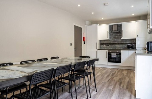 Enniskillen House | 27 Devenish Manor · Escape Ordinary at Devenish Manor, New & Stunning