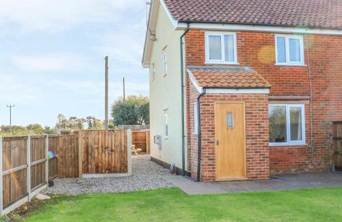 Irstead House | 27 Whitegates