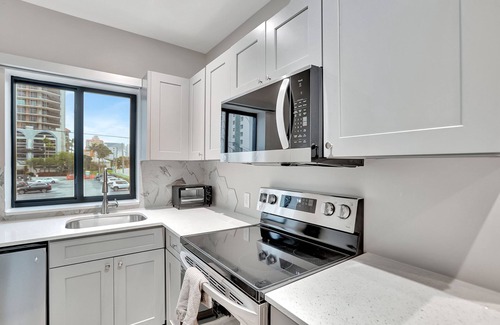 Central Beach Condo | 2922 Banyan Units
