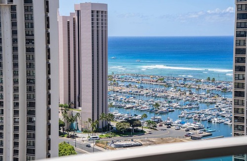 Ala Moana Condo | 29th floor studio with two full size beds