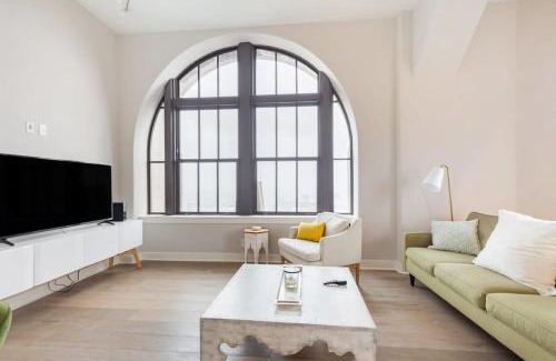 Downtown Baltimore Apartment | 2B 2BA Luxury Downtown Suite Rooftop Deck & Gym