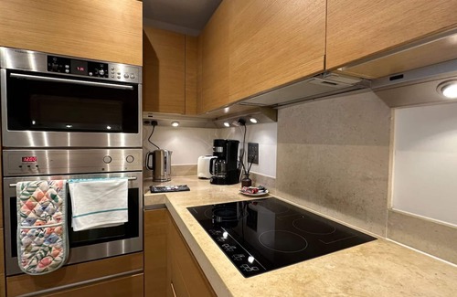 Queenstown Apartment | 2b2b Apt Park + River + Balcony