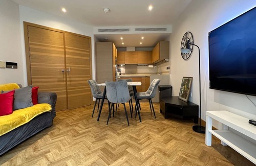 Queenstown Apartment | 2b2b Apt Park + River + Balcony