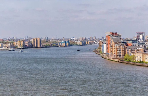 Evelyn Apartment | 2BD Flat Overlooking the River Thames! - Greenwich