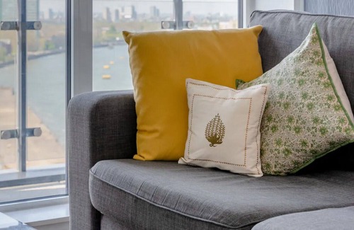 Evelyn Apartment | 2BD Flat Overlooking the River Thames! - Greenwich