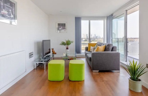 Evelyn Apartment | 2BD Flat Overlooking the River Thames! - Greenwich