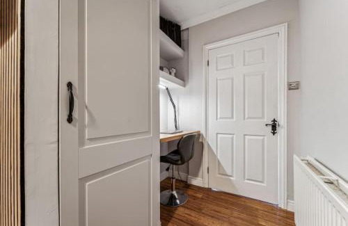 Swiss Cottage Apartment | 2bd Nest in Saint John's Wood
