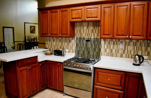 Barbican Apartment | 2Bdrm, A/C, Wi-Fi, Washer & Dryer - Spacious House