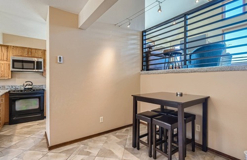 Dillon House | 2bedroom+Loft Private Entry, Lake Views, Amazing Location, Near all Ski Resorts 3 Townhouse by RedAwning