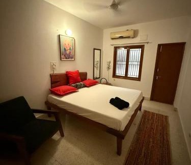 Domlur Apartment | 2BHK Cozy stay Indranagar