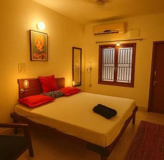 Domlur Apartment | 2BHK Cozy stay Indranagar