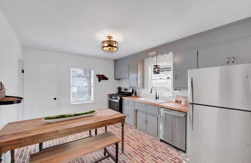 South Louisville House | 2BR/1BA Bourbon Bungalow - Expo Center