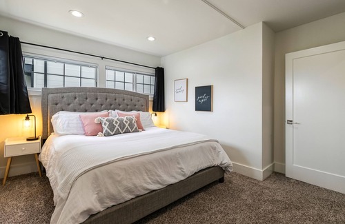 Lynden House | 2Br/1Ba cozy home in downtown Lynden