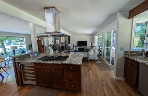Bridle Trails House | 2BR 2BA Kirkland Bridle Trails
