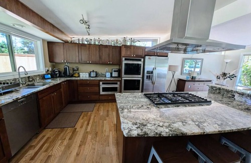 Bridle Trails House | 2BR 2BA Kirkland Bridle Trails