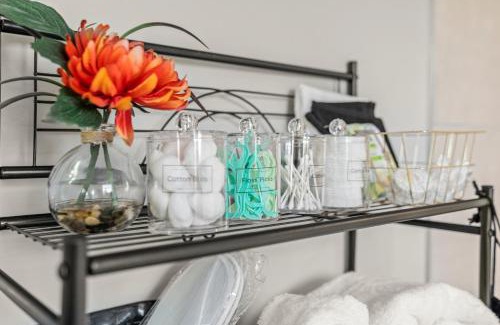 North Philadelphia East Apartment | 2BR-2BA Luxy Dendrobium Oasis, Pet Friendly, Family Friendly, Free Parking & Balcony