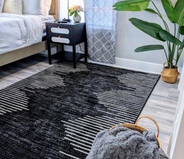 North Philadelphia East Apartment | 2BR-2BA Luxy Dendrobium Oasis, Pet Friendly, Family Friendly, Free Parking & Balcony