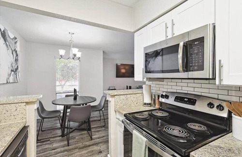 Arlington Apartment | 2BR,2BA Oasis Near Cowboys Stadium & 6 Flags