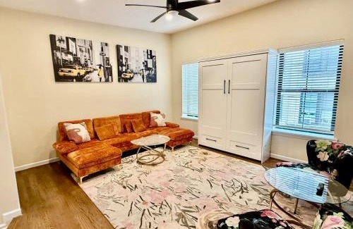 Hoboken Apartment | 2BR,2Bath, 4Beds, Sleeps 6, 10 Min to NYC, 10 Min to Path