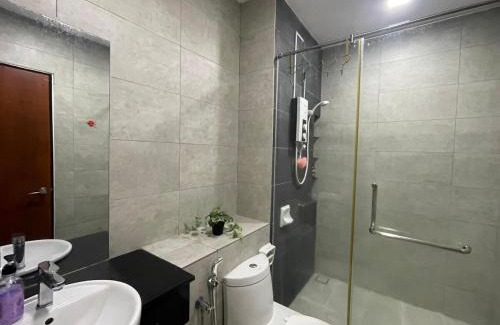 Bayan Lepas Apartment | 2BR Airport Panoramic View Family Suite