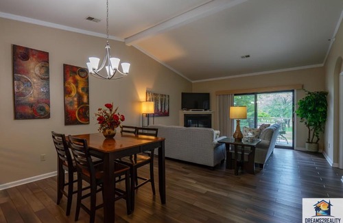 Branson House | 2BR Condo - 2 Pools - Close to the Strip - Stairs Required - FREE TICKETS INCLUDED - FHA-27